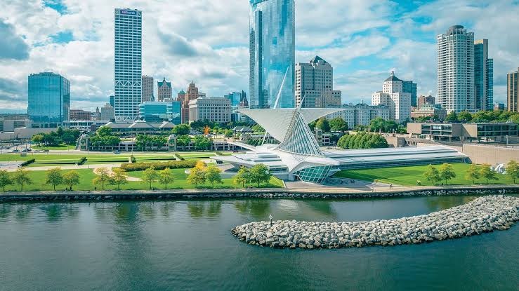 Milwaukee skyline and lakefront on Lake Michigan